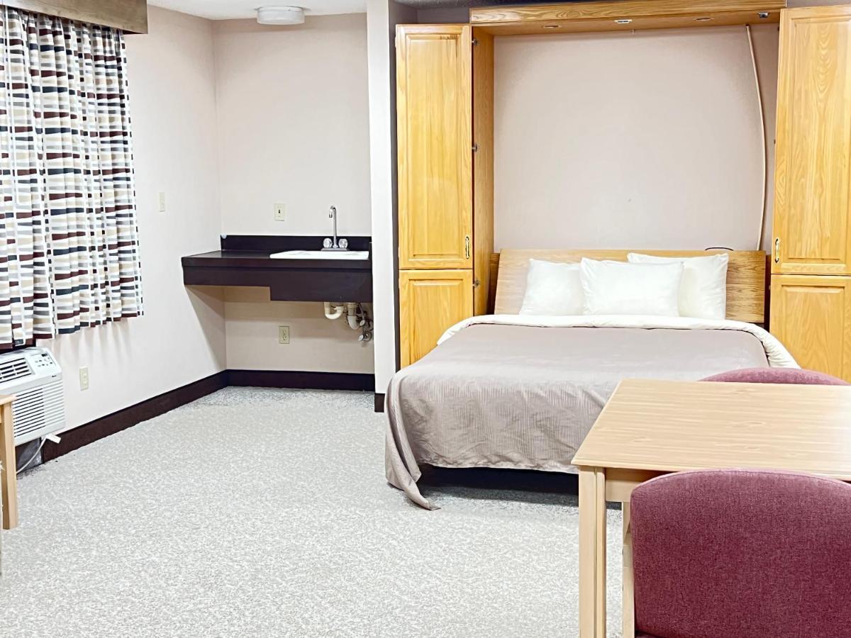 Viking Arms Inn - Ludington Zewnętrze zdjęcie