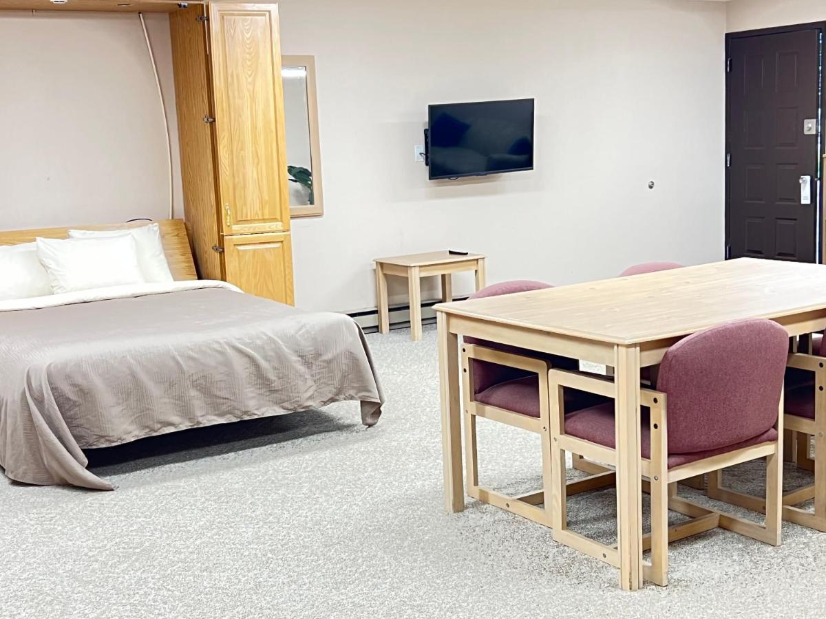 Viking Arms Inn - Ludington Zewnętrze zdjęcie