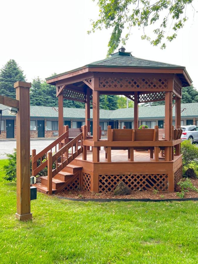 Viking Arms Inn - Ludington Zewnętrze zdjęcie
