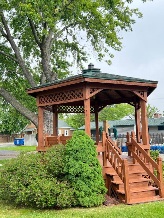Viking Arms Inn - Ludington Zewnętrze zdjęcie