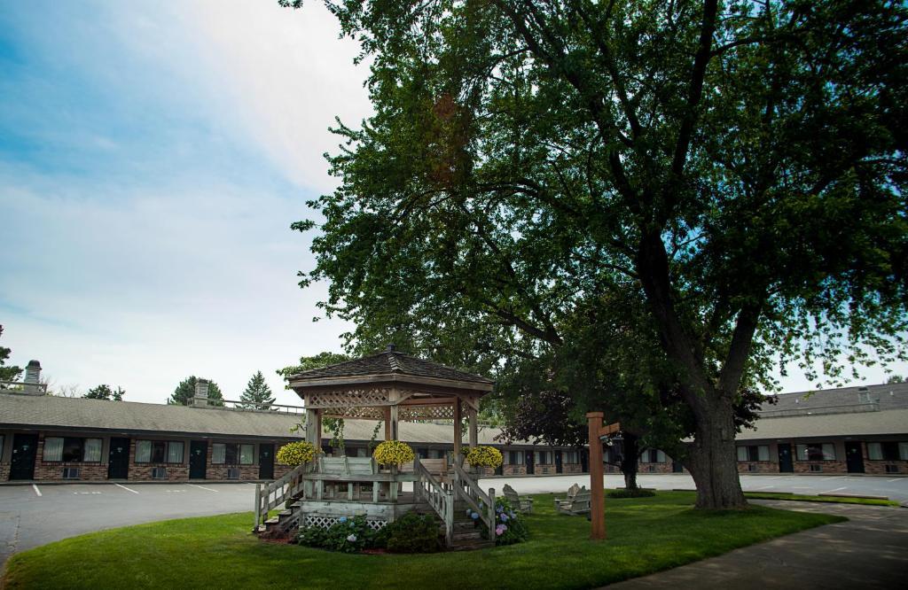 Viking Arms Inn - Ludington Zewnętrze zdjęcie